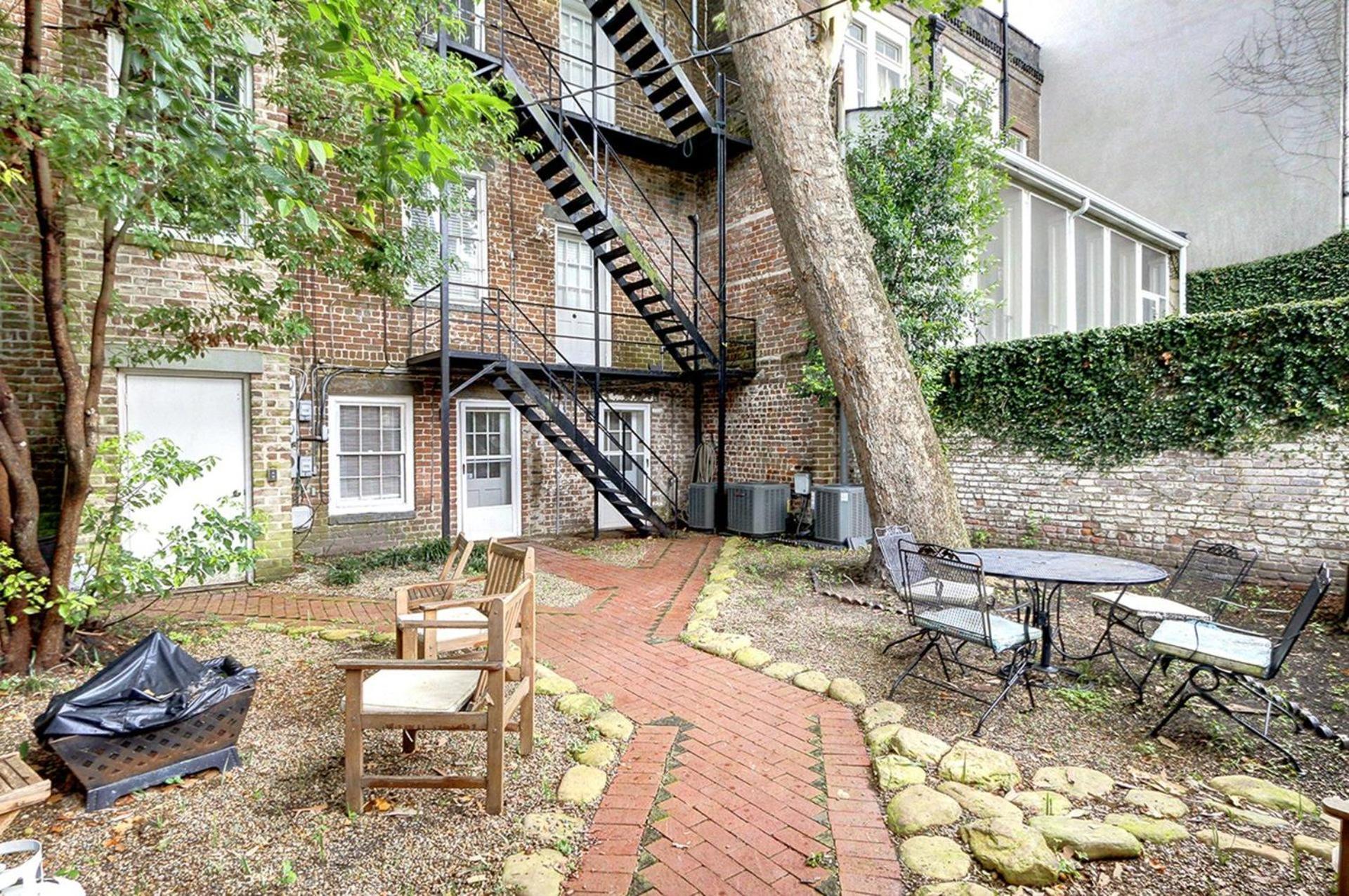 Oglethorpe Manor Garden Level Apartment Савана Екстериор снимка